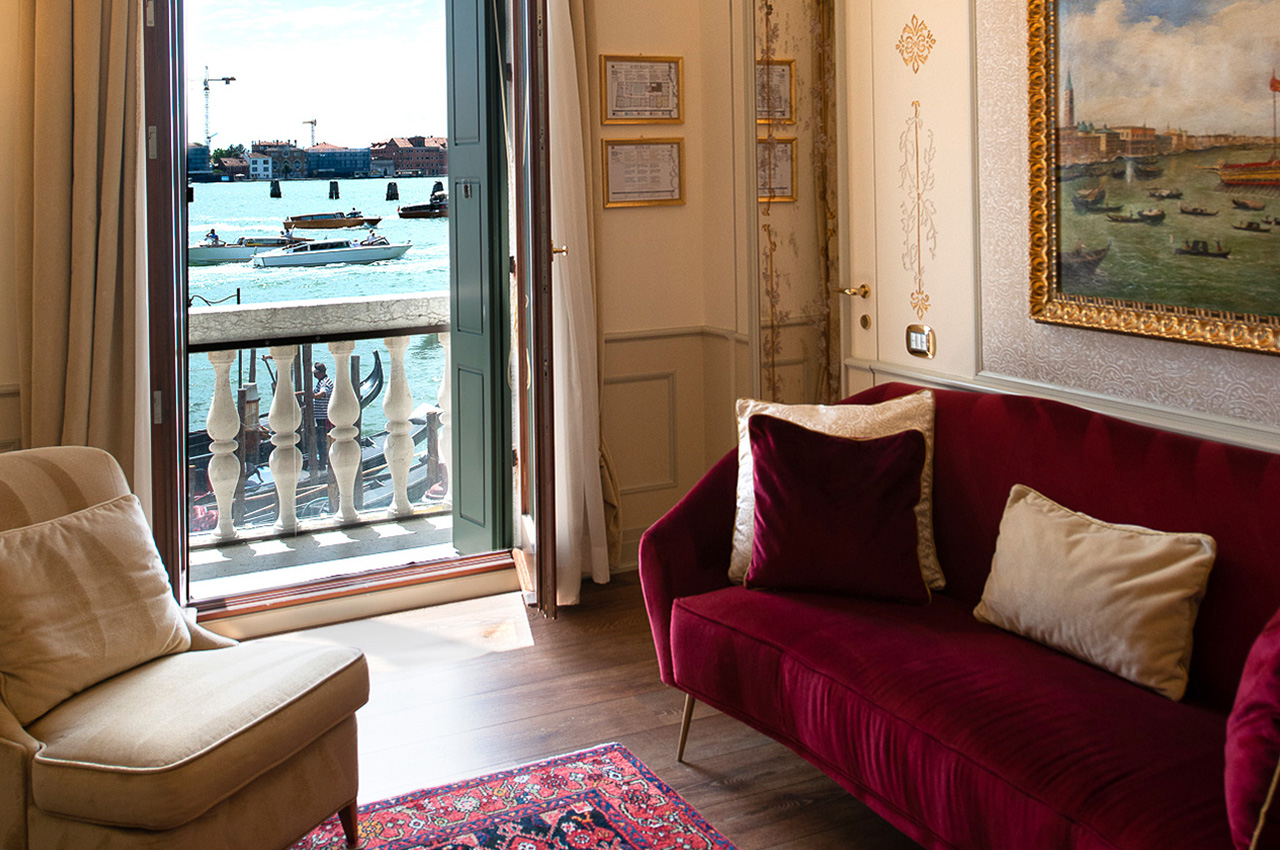 Hotel Monaco & Grand Canal Hotel Monaco & Grand Canal